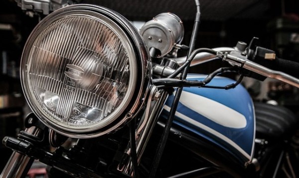 В Воронеже автомобилистка не уступила дорогу мотоциклу &mdash; пострадал байкер