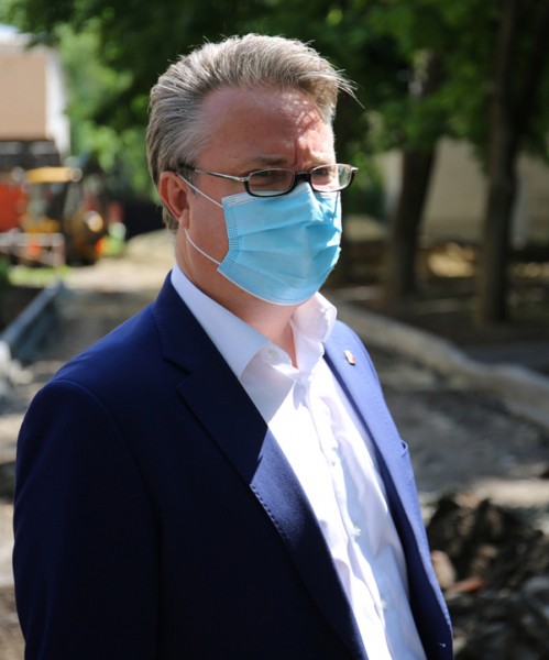 Мэр Воронежа Вадим Кстенин проверил, как идет благоустройство дворов в рамках нацпроекта