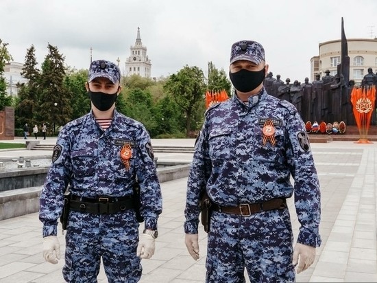 В Воронеже сотрудники Росгвардии задержали закладчика наркотиков