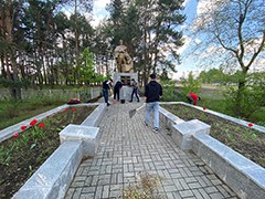 В районах города продолжается подготовка праздничного оформления