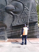 В районах города продолжается подготовка праздничного оформления