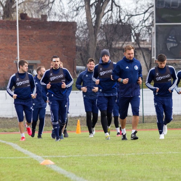 Футболистов воронежского &laquo;Факела&raquo; проверят на коронавирус
