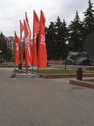 В районах города продолжается подготовка праздничного оформления