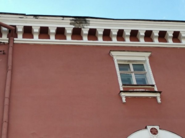 Бывший Дом офицеров &mdash; забрали у военных, чтобы загубить?