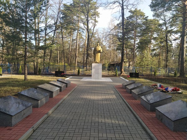 В районах города продолжается подготовка праздничного оформления