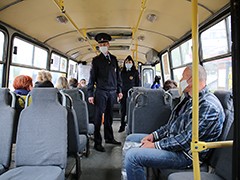 В Воронеже взяли на особый контроль соблюдение масочного режима в общественном транспорте