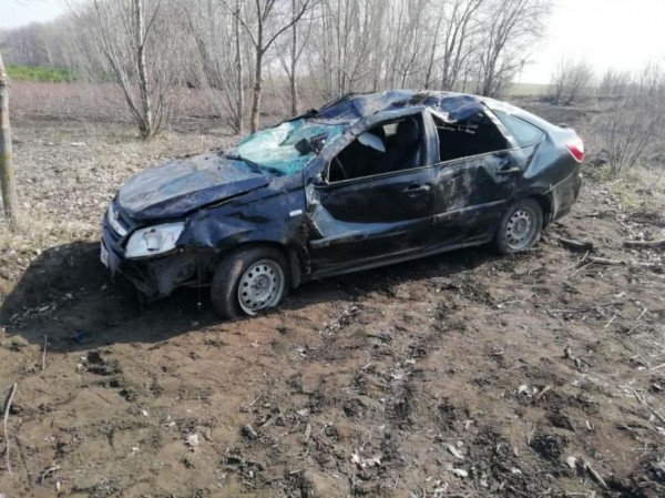 В Воронежской области &laquo;Лада Гранта&raquo; вылетела с трассы: водитель погиб
