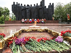 Вечный огонь вернулся на обновленную площадь Победы