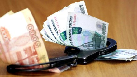 В Воронеже на пойманного на взятке замначальника отдела транспортной полиции завели дело