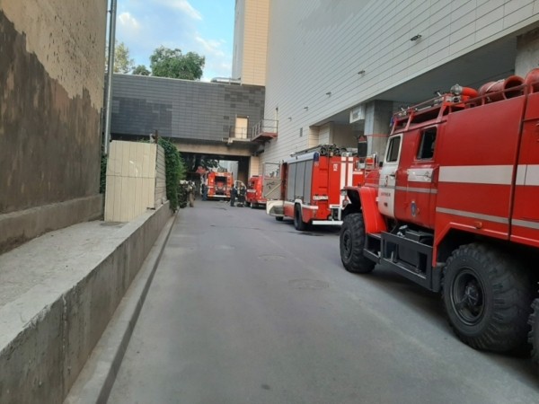 В Воронеже на рассвете 62 спасателя приехали тушить пожар в &laquo;Галерее Чижова&raquo;