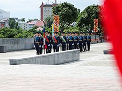 В Воронеже в День памяти и скорби возложили цветы и венки к могиле Неизвестного солдата