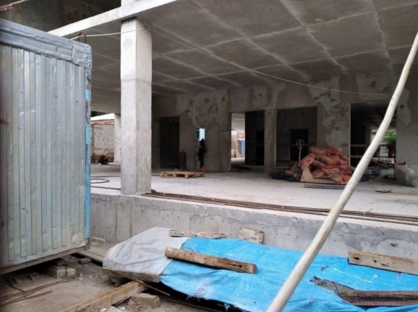 Бизнесмен строит офис-громилу на узкой Никитинской (ФОТО)