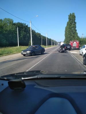 Воронежец на &laquo;десятке&raquo; сбил байкера с пассажиром