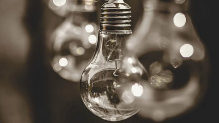 Сильный ветер оборвал линии электропередач в трёх районах Воронежской области