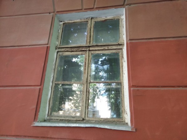 Умирает, но не сдается. Посмотрим 14 фото, что стало с Домом офицеров через девять лет после смены владельца