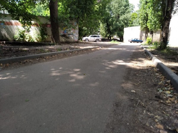 &laquo;На нас положили большой &hellip;&raquo;. Жители Ленинского проспекта о своем дворе говорят только непечатными словами