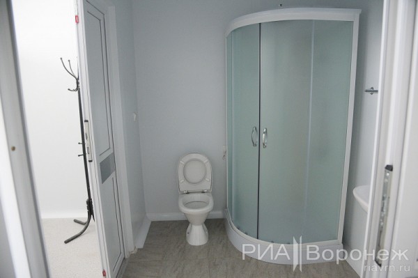 &laquo;По последнему слову техники&raquo;. В Воронеже открылась быстровозводимая больница с дельфином-топиаром