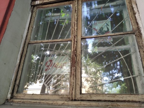 Умирает, но не сдается. Посмотрим 14 фото, что стало с Домом офицеров через девять лет после смены владельца