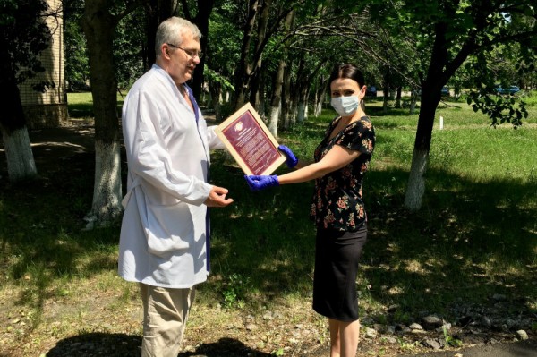 Воронежский сенатор Сергей Лукин направил поздравление медикам