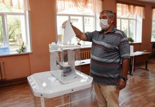 Как в Воронеже голосуют по поправкам в Конституцию
