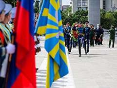 В Воронеже в День памяти и скорби возложили цветы и венки к могиле Неизвестного солдата