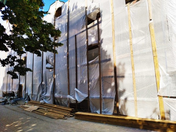 Реставрация поликлиники для раковых больных отложена на неопределенный срок &mdash; фасад здания не угодил правительству