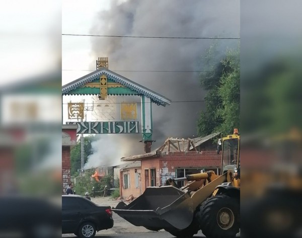 В четвёртый раз за 5 месяцев в Воронеже загорелся заброшенный рынок&nbsp;&laquo;Южный&raquo;