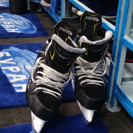 Хоккеисты "Бурана" показали болельщикам свою раздевалку Ко всем новостям