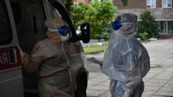 Борющиеся с COVID-19 медики смогут досрочно выйти на пенсию