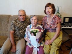 В Коминтерновском районе поздравили долгожительницу со 100-летним юбилеем