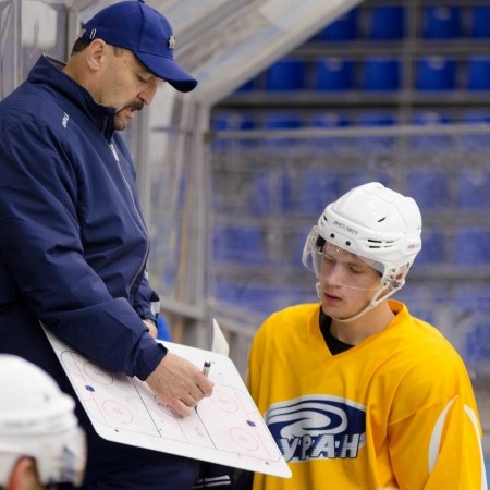 Вячеслав Уваев: "Когда игроки ложатся под шайбу в обычной двусторонней игре &ndash; это радует" Ко всем новостям