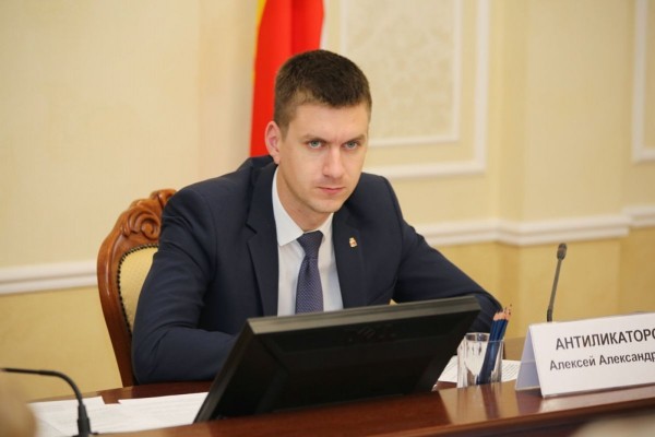 В Воронеже Алексей Антиликаторов останется под домашним арестом до октября
