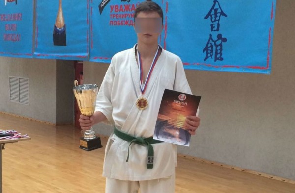 Пьяный рецидивист набросился на куривших кальян подростков и одного убил