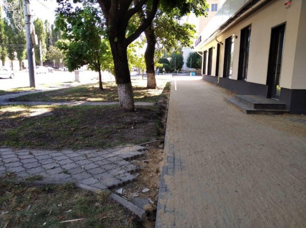 На Кольцовской месяц делали тротуар: народ испугался результата