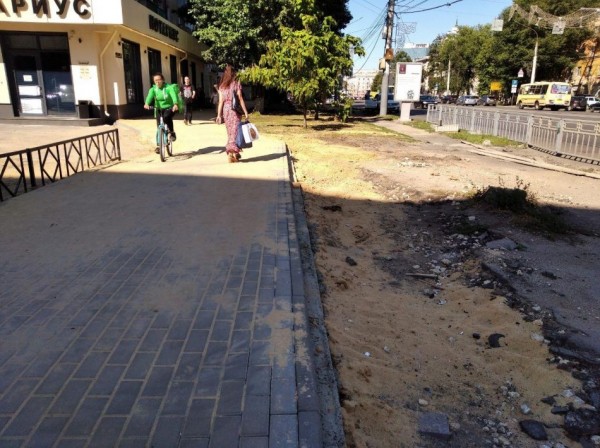 На Кольцовской месяц делали тротуар: народ испугался результата