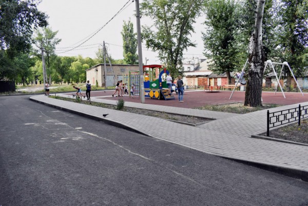 В Ленинском районе подрядчик шикарно сделал ремонт дворов