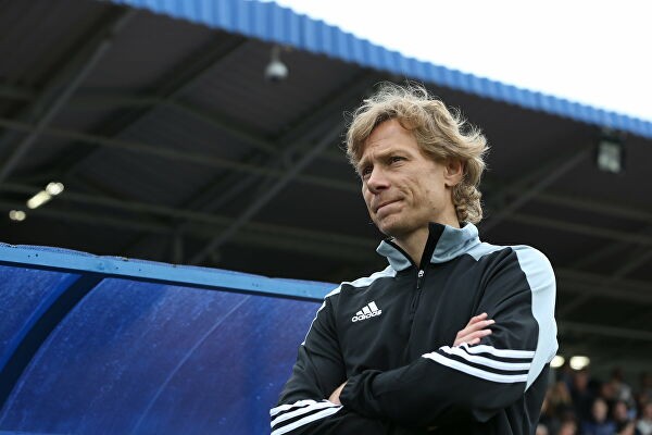 Один за всех. Валерий Карпин - лучший полузащитник сборной России