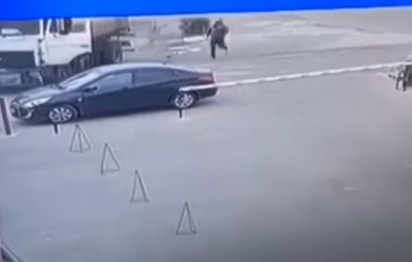 В Воронеже бензовоз без водителя протаранил &laquo;Рено&raquo; (ВИДЕО)
