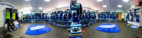 Хоккеисты "Бурана" показали болельщикам свою раздевалку Ко всем новостям