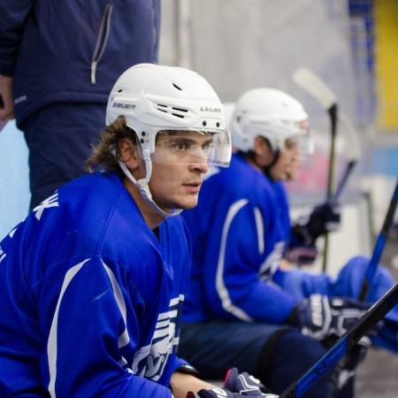 ЗАЩИТНИК "БУРАНА" ДЕНИС ВАНИН: &laquo;МНЕ ВСЕ ГОВОРИЛИ, БУДЕШЬ ВРАЧОМ, НО Я ВЫБРАЛ ХОККЕЙ&raquo; Ко всем новостям