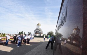 Через Воронеж прошёл автопробег на патриотичных &laquo;Тойотах&raquo;