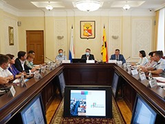 Глава Воронежа Вадим Кстенин провел встречу в рамках проектно-изыскательских работ по благоустройству проспекта Революции