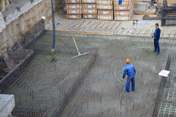 В Воронеже начался монтаж здания хирургического корпуса онкоцентра