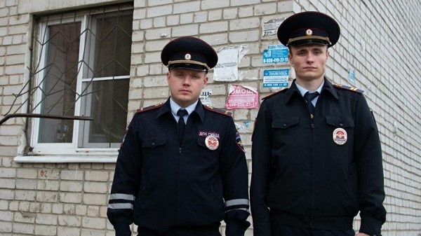 Воронежские полицейские спасли из пожара пожилую женщину и двоих детей