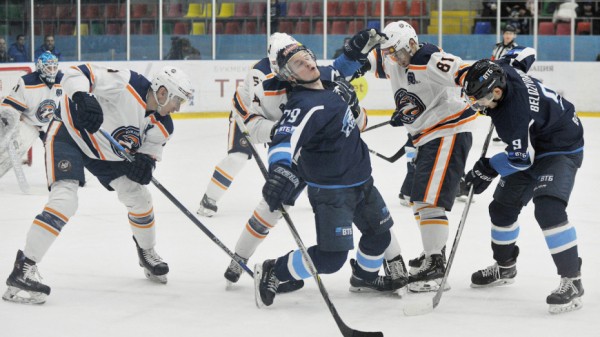 Первые 2 матча воронежского &laquo;Бурана&raquo; перенесли из-за коронавируса