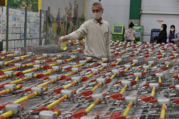 &laquo;Люди свыклись&raquo;. На воронежских торговых объектах начались масочные рейды