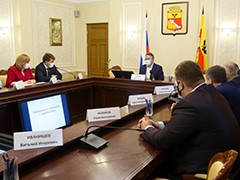 Вадим Кстенин: старые автобусы должны исчезнуть с городских улиц