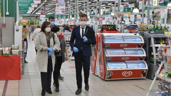 &laquo;Люди свыклись&raquo;. На воронежских торговых объектах начались масочные рейды