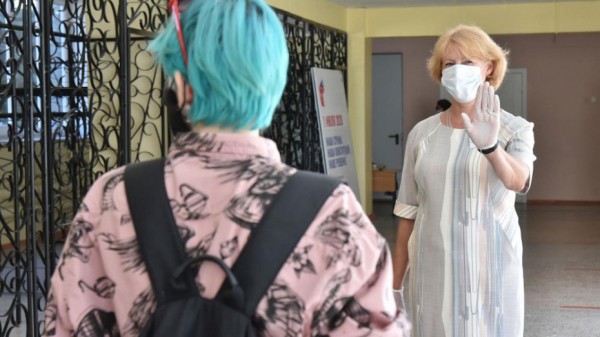 Цифры по заболеваемости школьников COVID-19 озвучили в Воронежской области