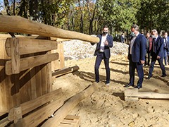 Мэр Вадим Кстенин сегодня в парке &laquo;Орленок&raquo; оценил новый городской мост